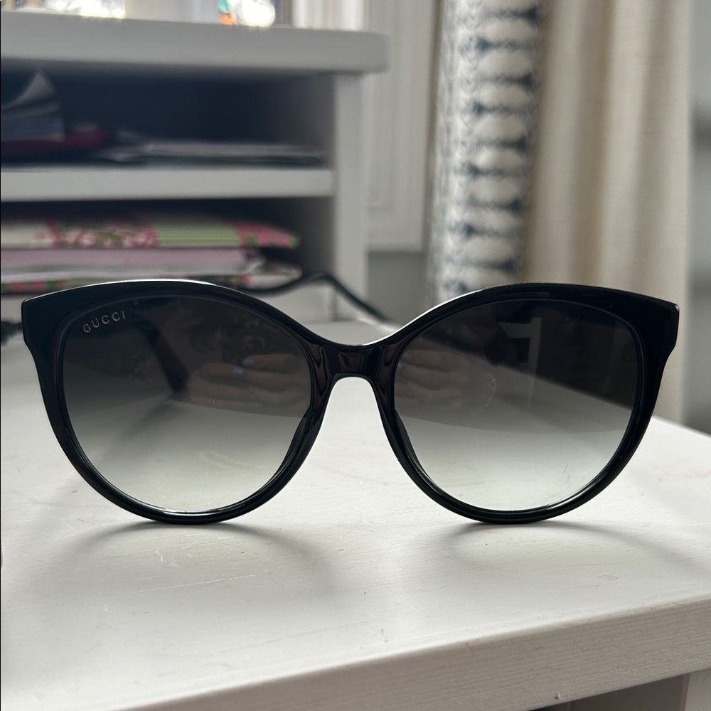 Authentic Gucci Women's Black Gradient Oversized Sunglasses